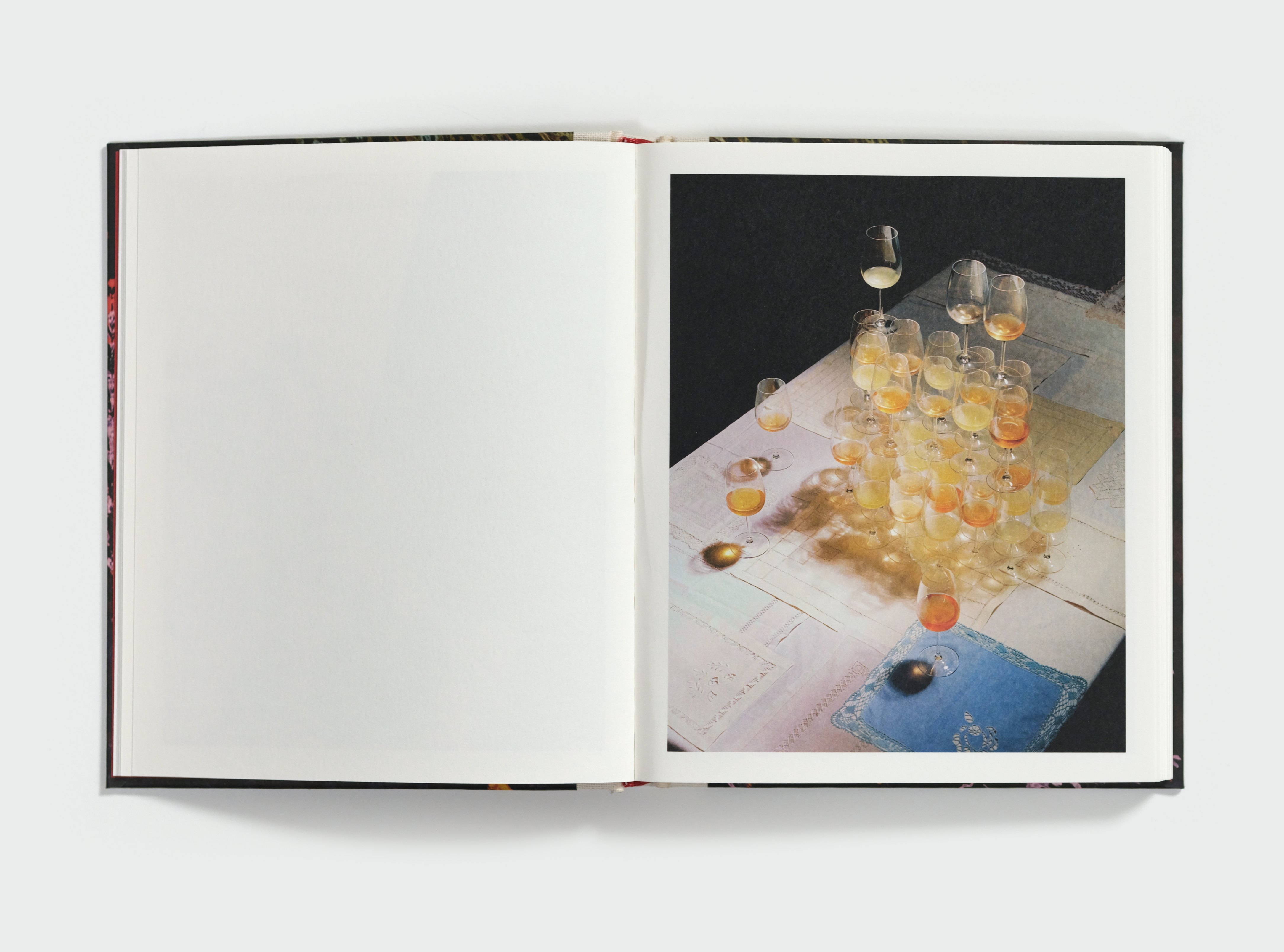Dias by Pia Riverola — spread 3