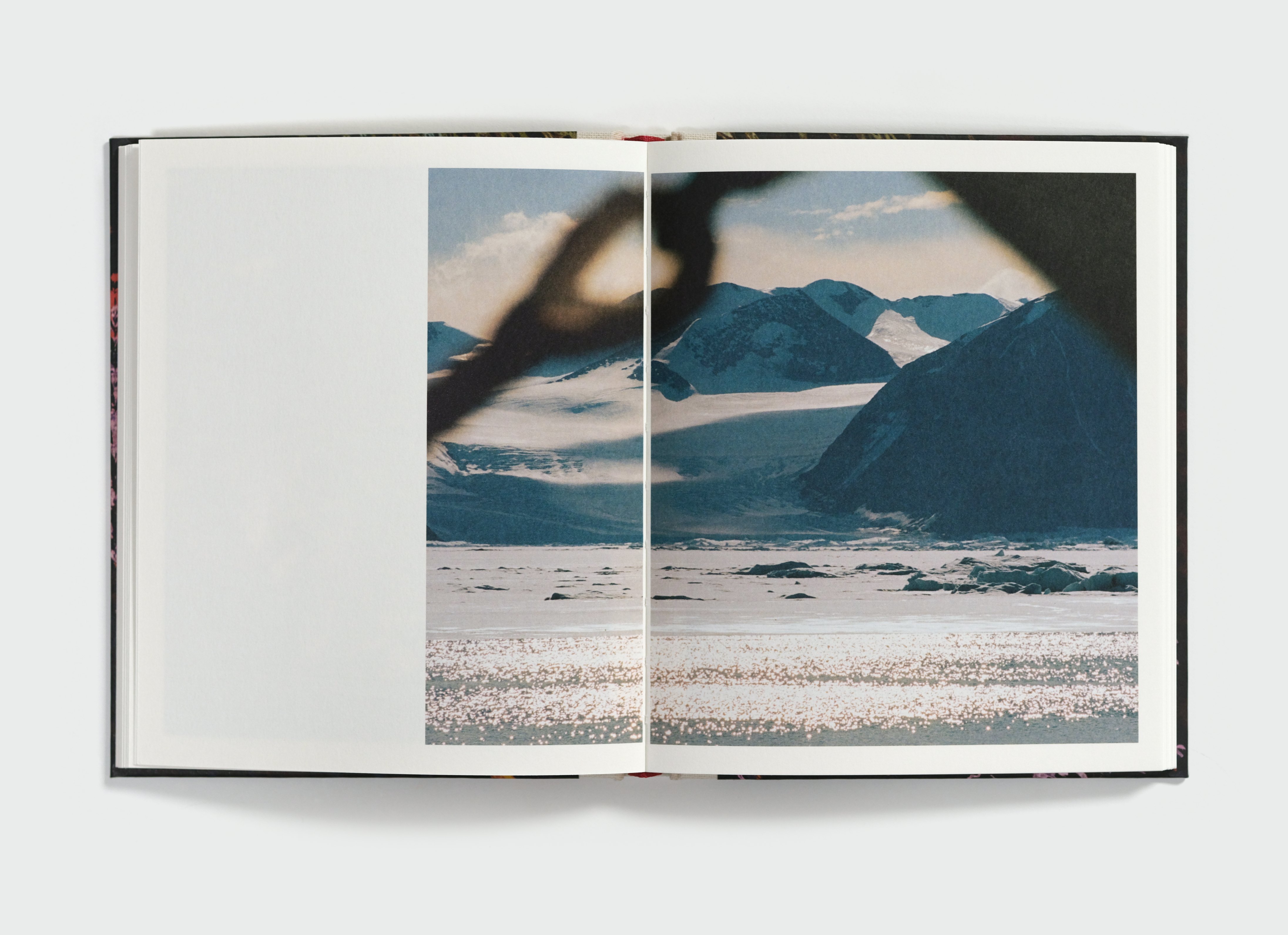 Dias by Pia Riverola — spread 7