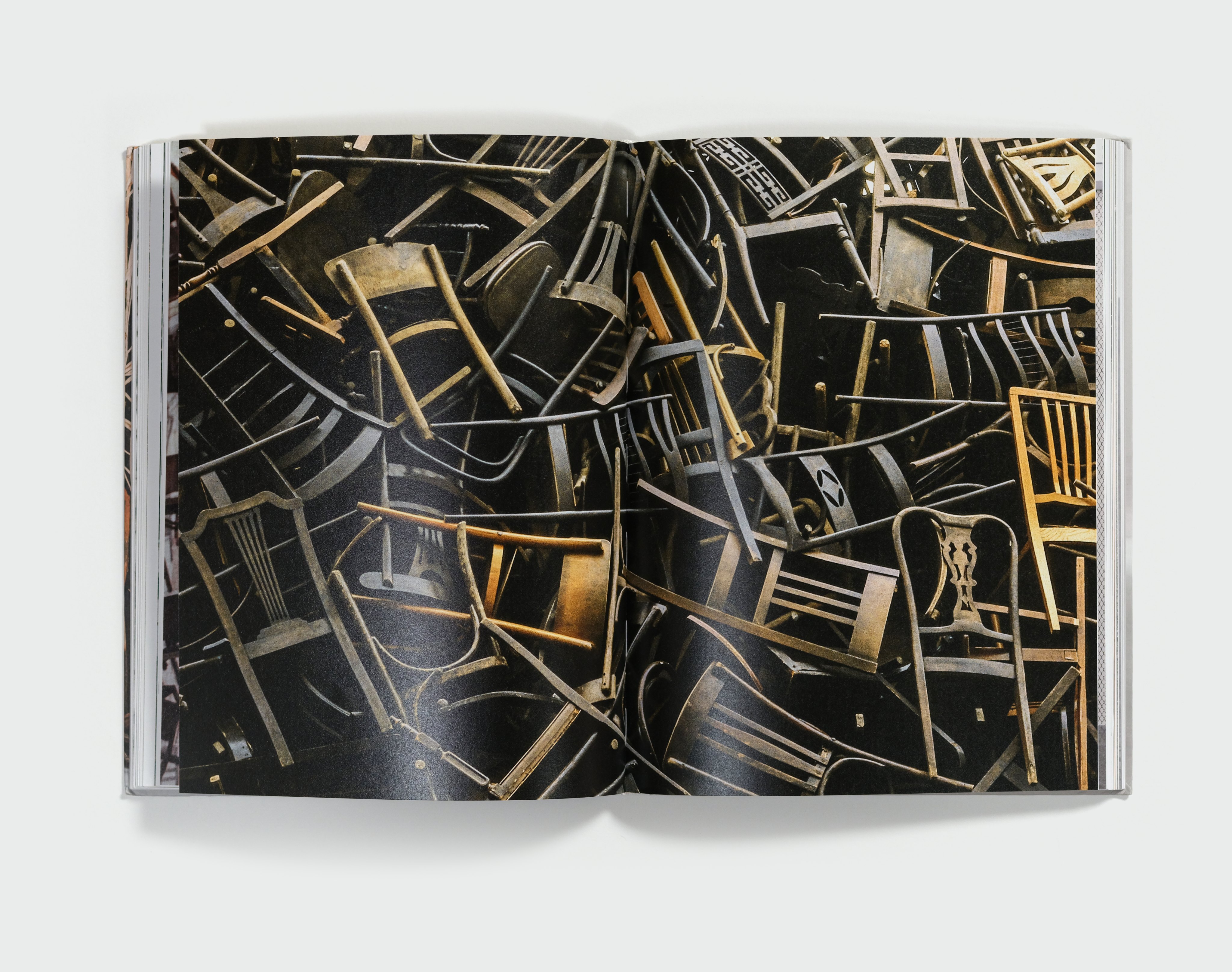 Doris Salcedo by Doris Salcedo — spread 3